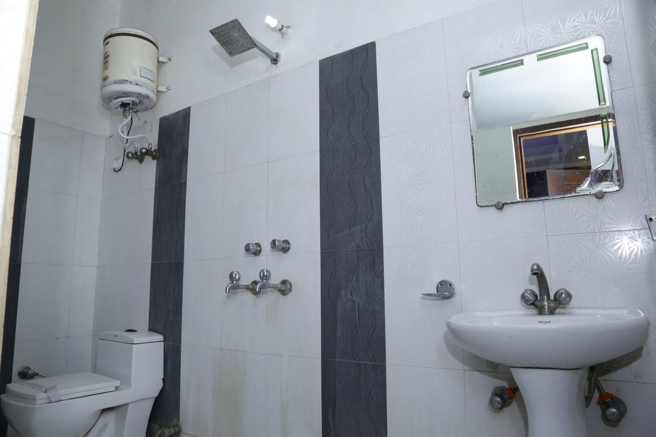 Vishal Hotel By Comfort Rooms Nowe Delhi Zewnętrze zdjęcie